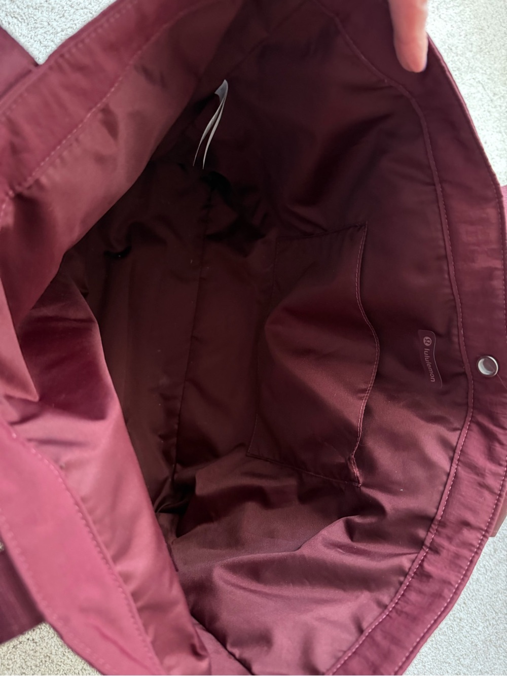 Lululemon Daily Multi-Pocket Tote Bag 20L in Burgundy Bay - Picture 10 of 15